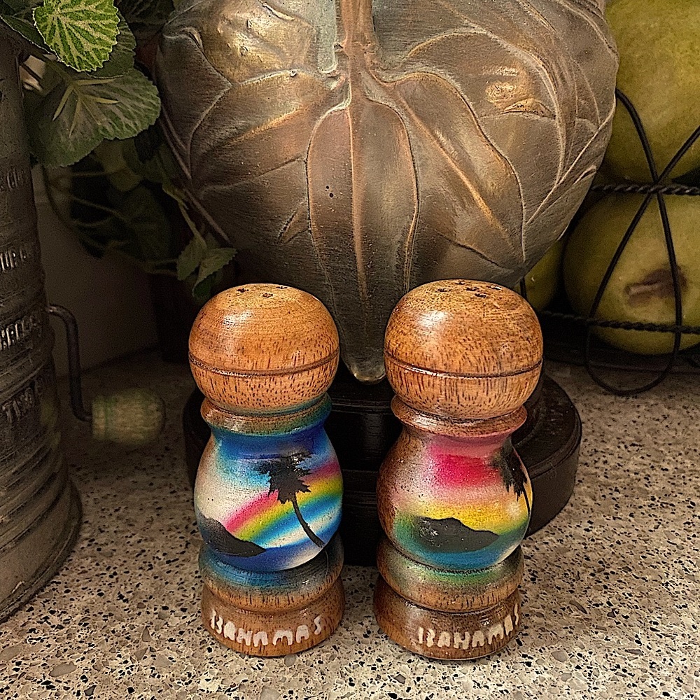 Vintage Hand Painted Wooden BAHAMAS Salt & Pepper Shakers